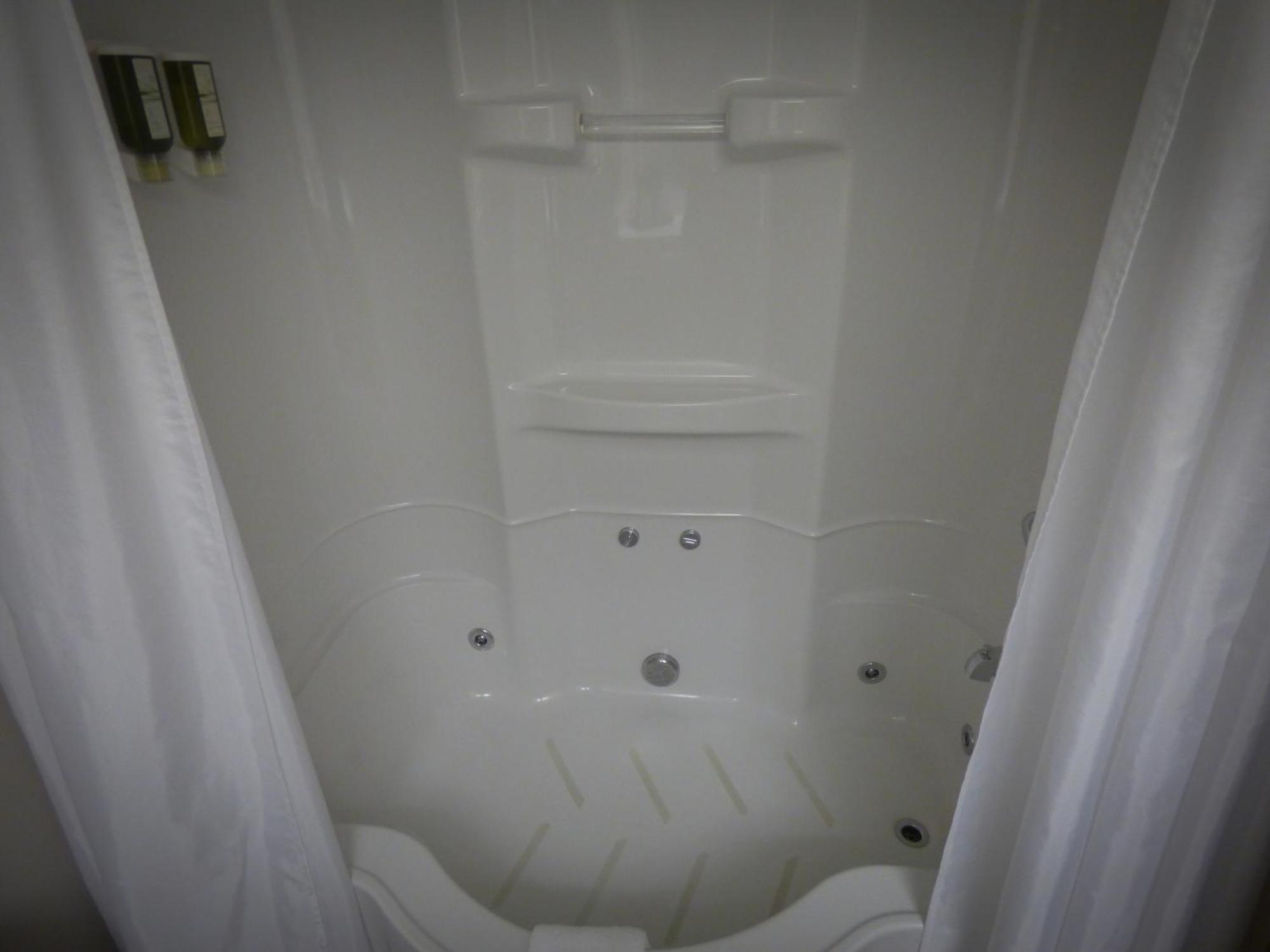 Chateau Logue Hotel Maniwaki エクステリア 写真